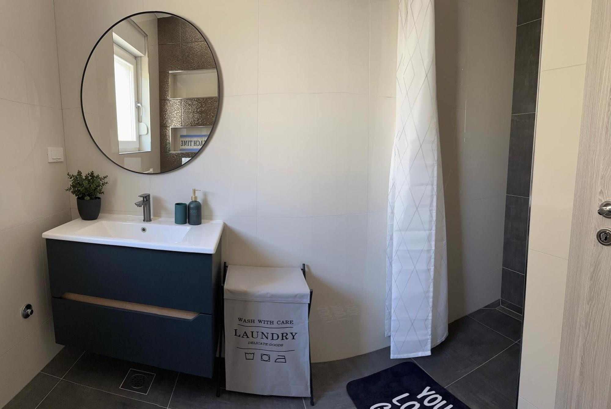 Holiday Apartments Ivano & Leo - Private Parking زادار المظهر الخارجي الصورة