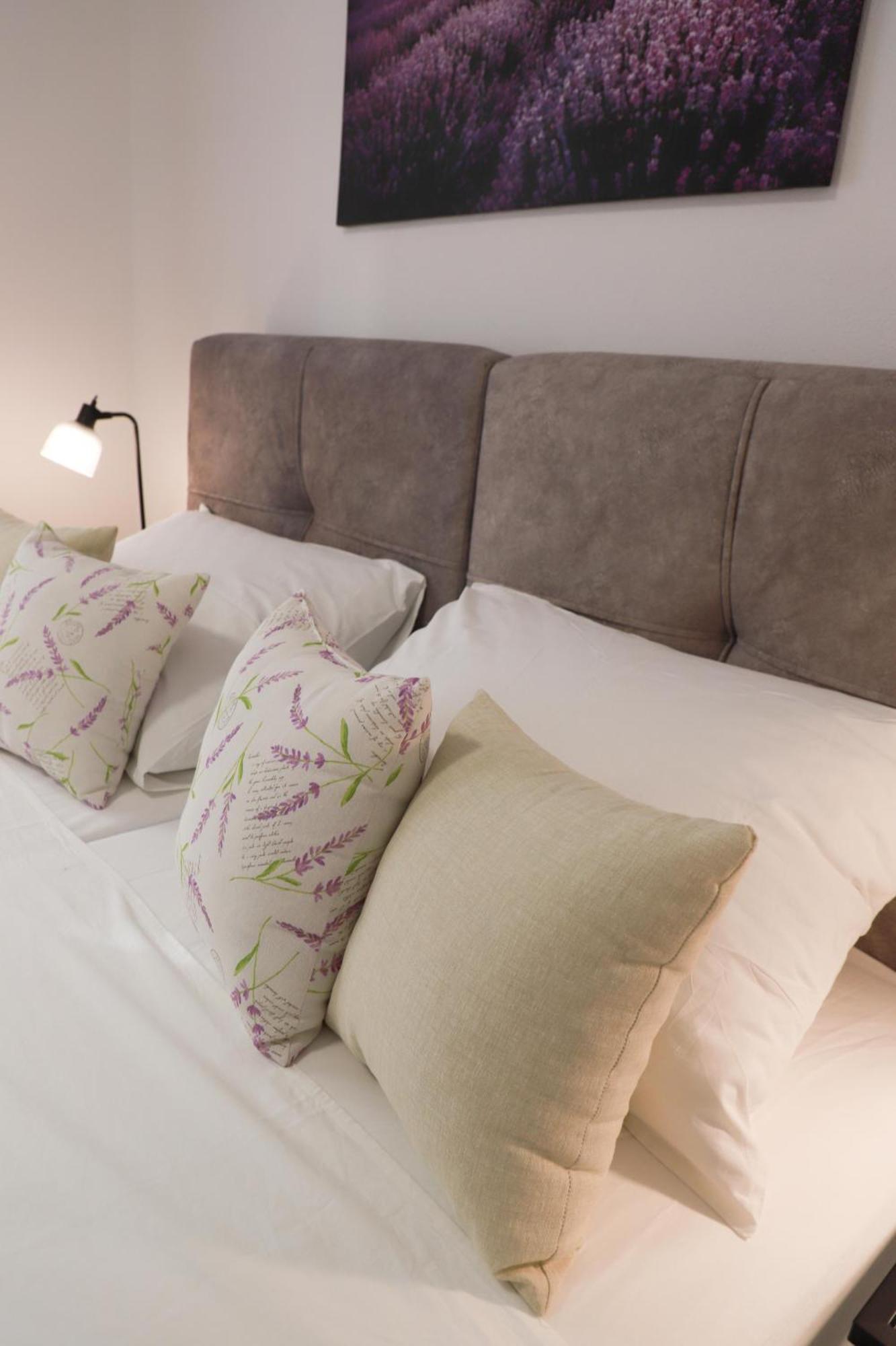 Holiday Apartments Ivano & Leo - Private Parking زادار المظهر الخارجي الصورة