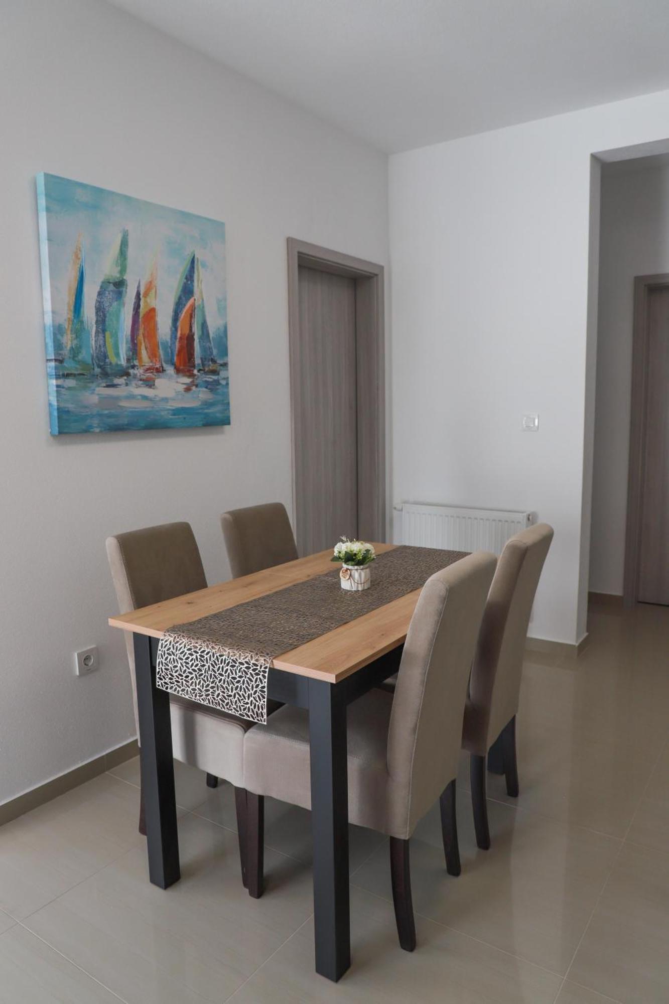 Holiday Apartments Ivano & Leo - Private Parking زادار المظهر الخارجي الصورة