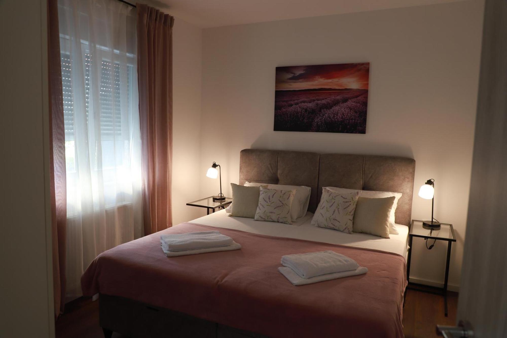 Holiday Apartments Ivano & Leo - Private Parking زادار المظهر الخارجي الصورة