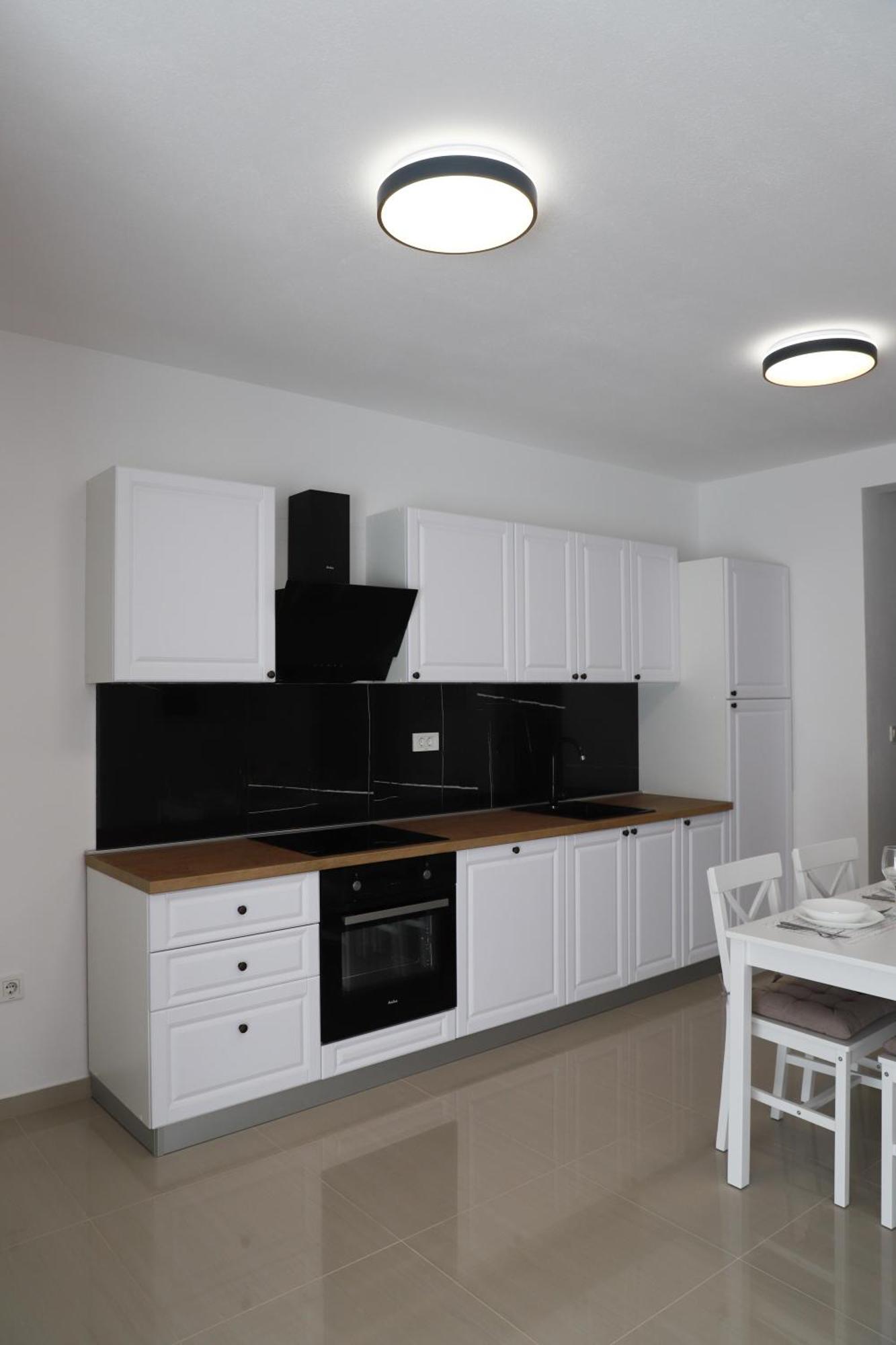 Holiday Apartments Ivano & Leo - Private Parking زادار المظهر الخارجي الصورة