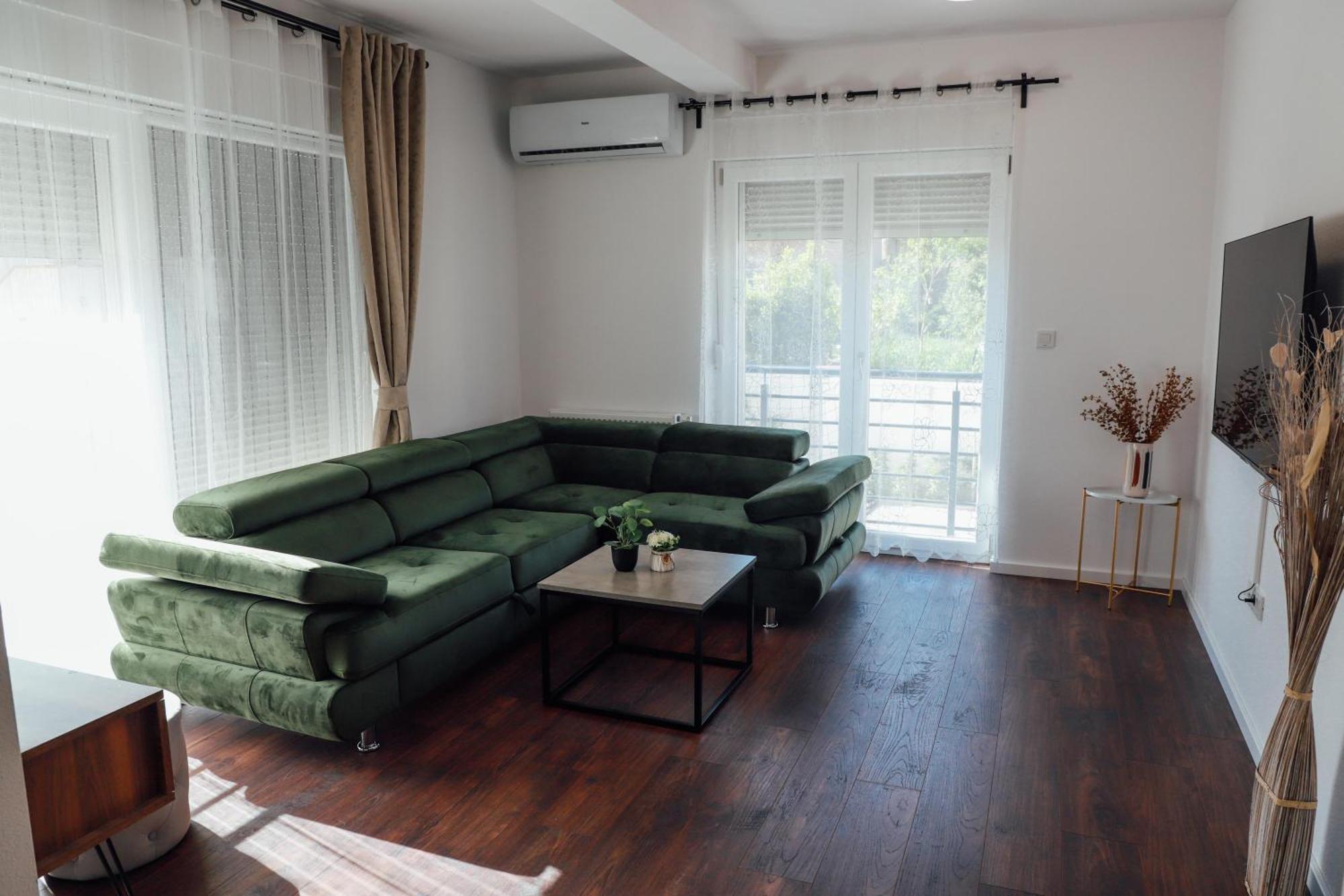 Holiday Apartments Ivano & Leo - Private Parking زادار المظهر الخارجي الصورة