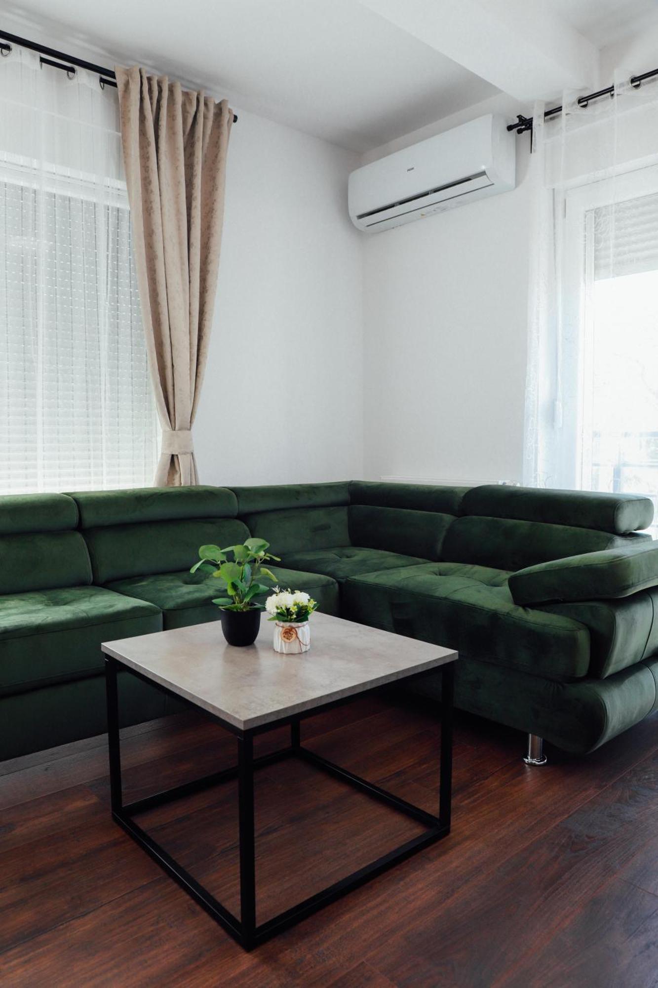 Holiday Apartments Ivano & Leo - Private Parking زادار المظهر الخارجي الصورة