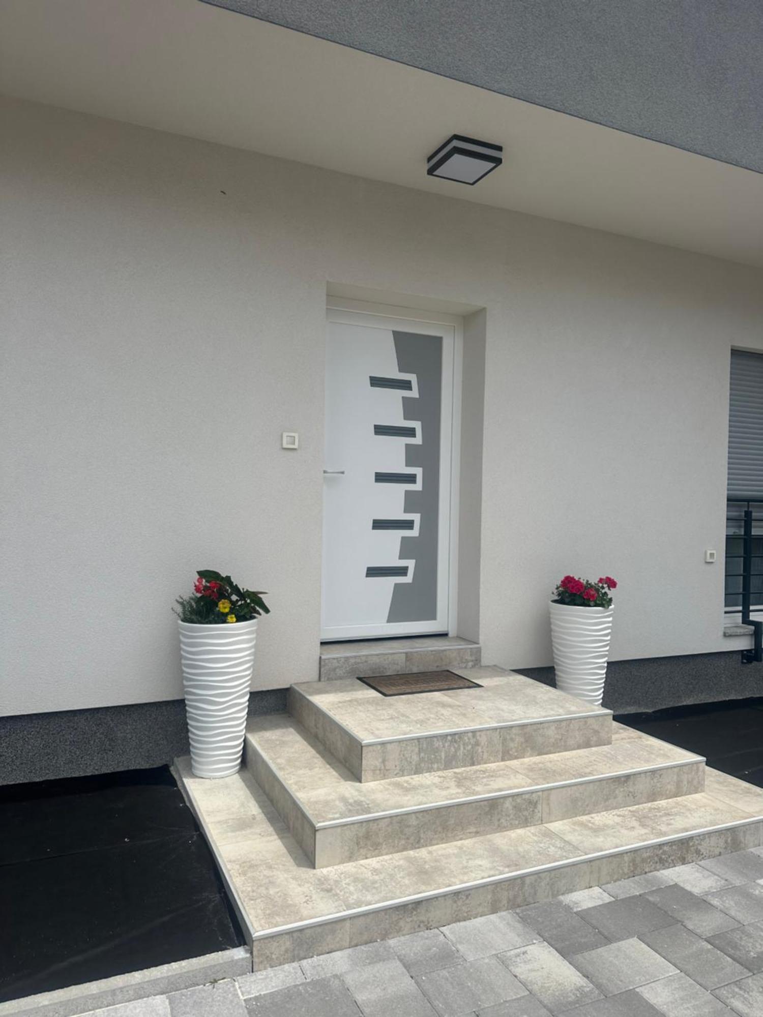 Holiday Apartments Ivano & Leo - Private Parking زادار المظهر الخارجي الصورة